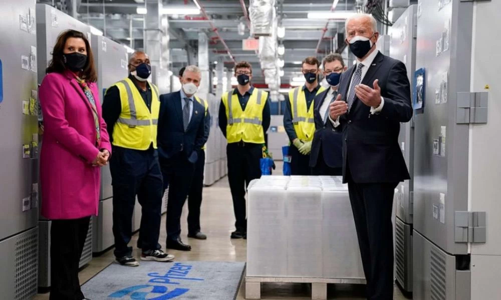 Συνάντηση Μπάιντεν-Μπουρλά: «Θα αυξηθούν οι δόσεις του εμβολίου»